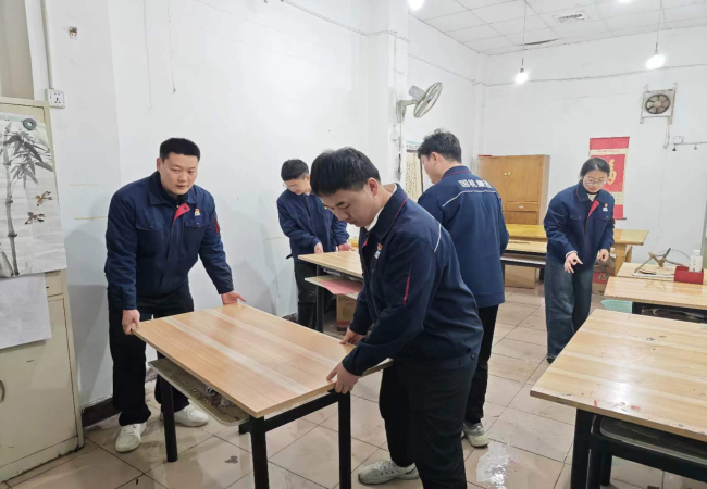 傳承雷鋒精神，勇于奉獻擔當