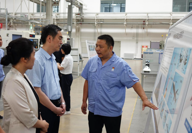 河南省工信廳黨組成員、副廳長孫永民一行蒞臨公司考察調(diào)研